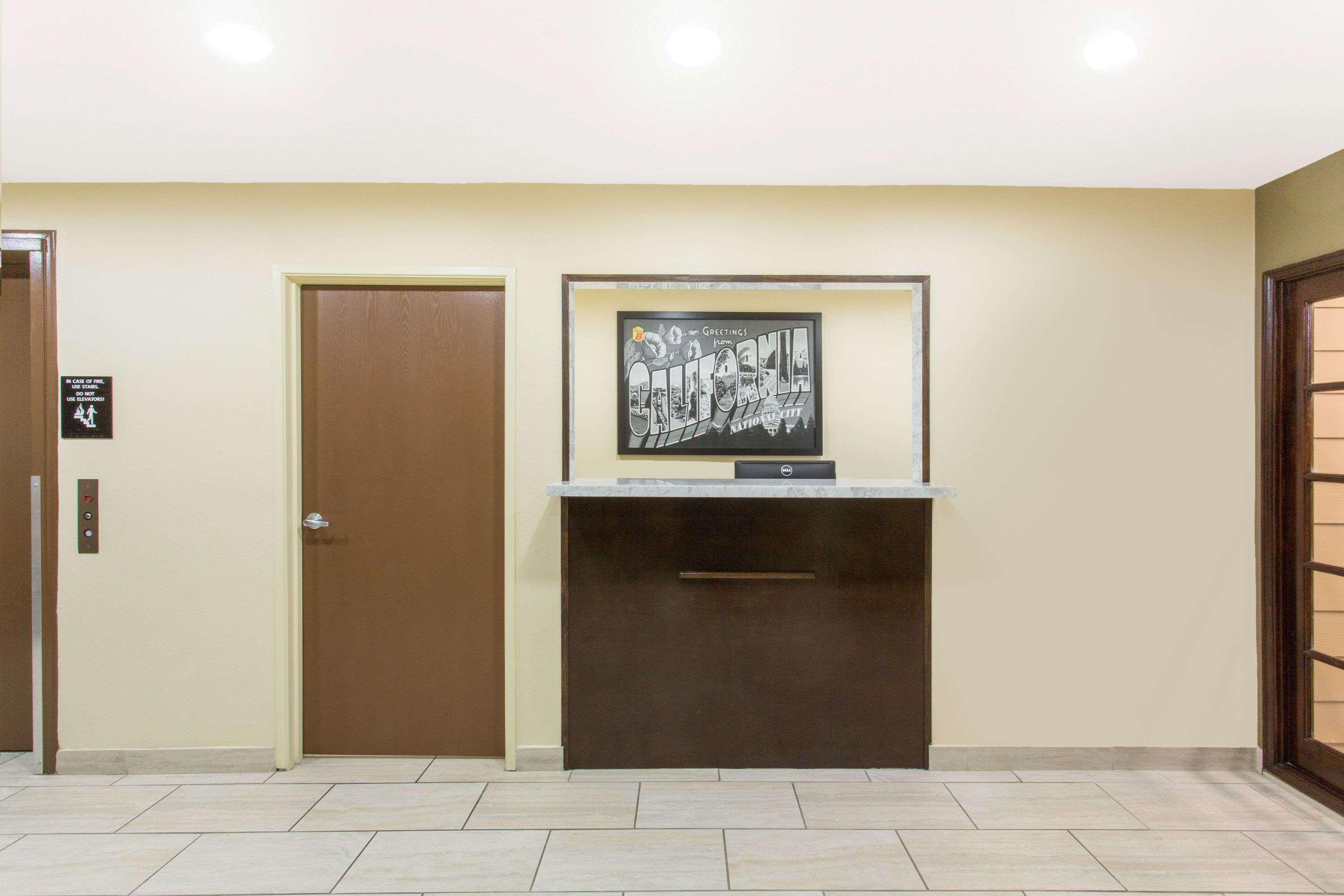 Super 8 By Wyndham National City Chula Vista Luaran gambar